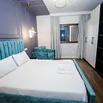 Miku Apartment - Deluxe 2 Bedroom Apartment At Komuna e Parisit Tirana